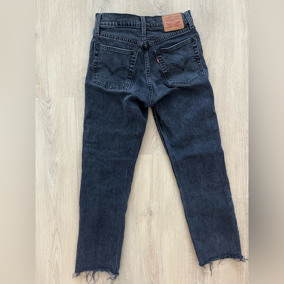 Levis Wedgie Straight - size 25 - Picture 3 of 4